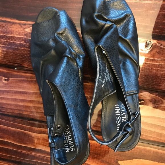 Open toe heels - Picture 2 of 2